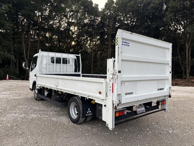 キャンター 木平　ワイドロング　垂直ゲート　走行７６千ｋｍ　積載２ｔ　Ｉ５　５速　マニュアル　新明和　パワーゲート　ゲート付き　平ボディー　平ボデー　２ｔ平　ＥＴＣ１．０（5枚目）