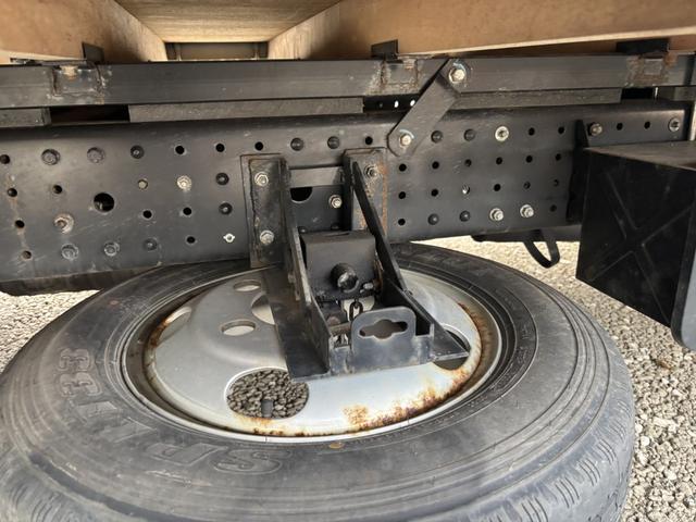 キャンター 木平　ワイドロング　垂直ゲート　走行７６千ｋｍ　積載２ｔ　Ｉ５　５速　マニュアル　新明和　パワーゲート　ゲート付き　平ボディー　平ボデー　２ｔ平　ＥＴＣ１．０（20枚目）