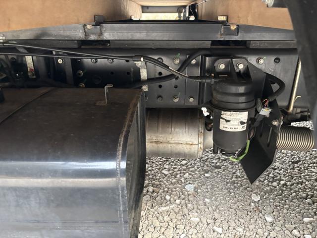 キャンター 木平　ワイドロング　垂直ゲート　走行７６千ｋｍ　積載２ｔ　Ｉ５　５速　マニュアル　新明和　パワーゲート　ゲート付き　平ボディー　平ボデー　２ｔ平　ＥＴＣ１．０（22枚目）