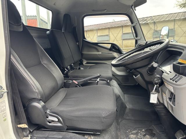 キャンター 木平　ワイドロング　垂直ゲート　走行７６千ｋｍ　積載２ｔ　Ｉ５　５速　マニュアル　新明和　パワーゲート　ゲート付き　平ボディー　平ボデー　２ｔ平　ＥＴＣ１．０（26枚目）