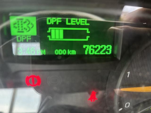 キャンター 木平　ワイドロング　垂直ゲート　走行７６千ｋｍ　積載２ｔ　Ｉ５　５速　マニュアル　新明和　パワーゲート　ゲート付き　平ボディー　平ボデー　２ｔ平　ＥＴＣ１．０（27枚目）