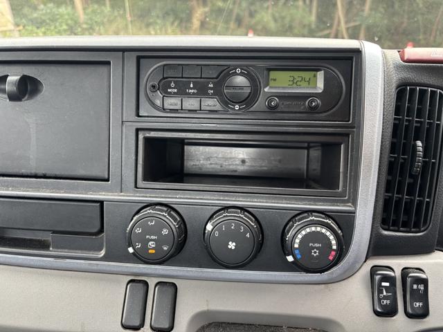 キャンター 木平　ワイドロング　垂直ゲート　走行７６千ｋｍ　積載２ｔ　Ｉ５　５速　マニュアル　新明和　パワーゲート　ゲート付き　平ボディー　平ボデー　２ｔ平　ＥＴＣ１．０（28枚目）