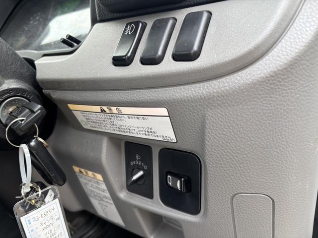 キャンター 木平　ワイドロング　垂直ゲート　走行７６千ｋｍ　積載２ｔ　Ｉ５　５速　マニュアル　新明和　パワーゲート　ゲート付き　平ボディー　平ボデー　２ｔ平　ＥＴＣ１．０（29枚目）