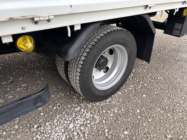 キャンター 木平　ワイドロング　垂直ゲート　走行７６千ｋｍ　積載２ｔ　Ｉ５　５速　マニュアル　新明和　パワーゲート　ゲート付き　平ボディー　平ボデー　２ｔ平　ＥＴＣ１．０（41枚目）