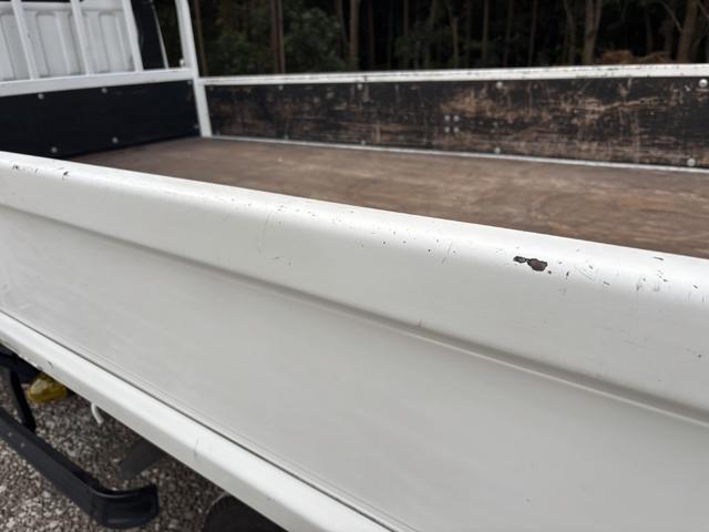 キャンター 木平　ワイドロング　垂直ゲート　走行７６千ｋｍ　積載２ｔ　Ｉ５　５速　マニュアル　新明和　パワーゲート　ゲート付き　平ボディー　平ボデー　２ｔ平　ＥＴＣ１．０（45枚目）