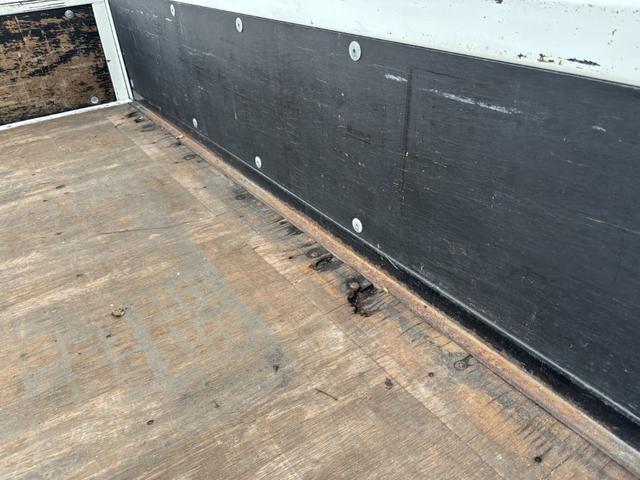 キャンター 木平　ワイドロング　垂直ゲート　走行７６千ｋｍ　積載２ｔ　Ｉ５　５速　マニュアル　新明和　パワーゲート　ゲート付き　平ボディー　平ボデー　２ｔ平　ＥＴＣ１．０（47枚目）