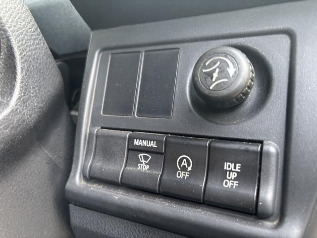 ヒノレンジャー アルミバン ワイド ベッド付 エアサス ハイルーフ 日本フルハーフ 6,210×2,390×2,570 サイドドア ステンレス使用 メッキパーツ アルミホイール 積載2.6t F6 6速 マニュアル 4tウイング バックカメラ シートヒーター付(28枚目)