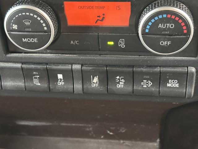 ヒノレンジャー アルミバン ワイド ベッド付 エアサス ハイルーフ 日本フルハーフ 6,210×2,390×2,570 サイドドア ステンレス使用 メッキパーツ アルミホイール 積載2.6t F6 6速 マニュアル 4tウイング バックカメラ シートヒーター付(32枚目)