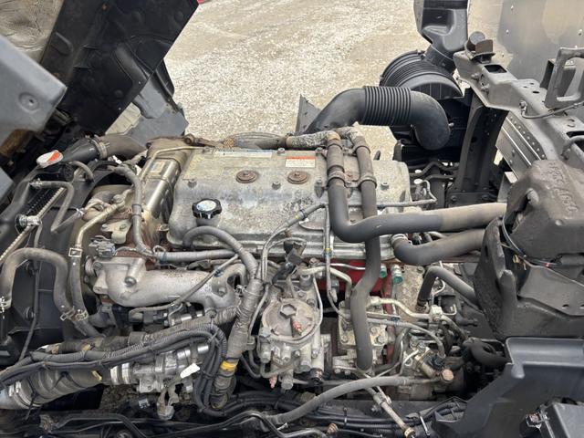 ヒノレンジャー アルミバン ワイド ベッド付 エアサス ハイルーフ 日本フルハーフ 6,210×2,390×2,570 サイドドア ステンレス使用 メッキパーツ アルミホイール 積載2.6t F6 6速 マニュアル 4tウイング バックカメラ シートヒーター付(41枚目)