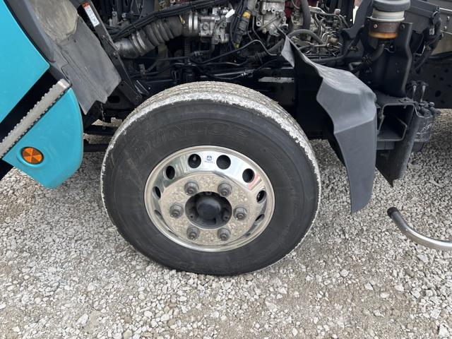 ヒノレンジャー アルミバン ワイド ベッド付 エアサス ハイルーフ 日本フルハーフ 6,210×2,390×2,570 サイドドア ステンレス使用 メッキパーツ アルミホイール 積載2.6t F6 6速 マニュアル 4tウイング バックカメラ シートヒーター付(43枚目)