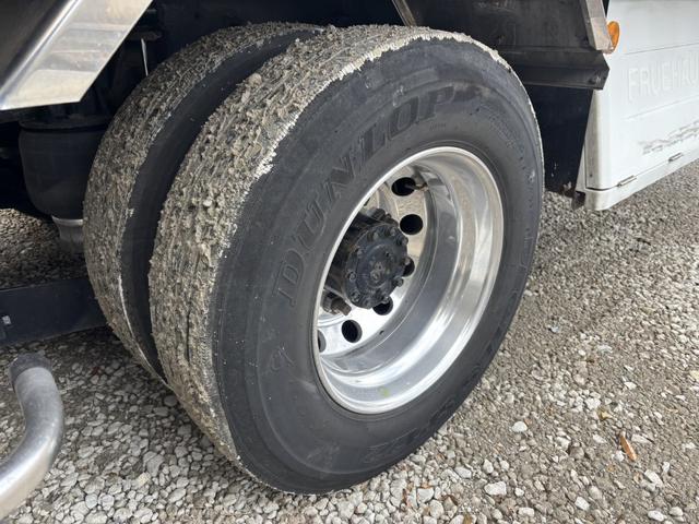 ヒノレンジャー アルミバン ワイド ベッド付 エアサス ハイルーフ 日本フルハーフ 6,210×2,390×2,570 サイドドア ステンレス使用 メッキパーツ アルミホイール 積載2.6t F6 6速 マニュアル 4tウイング バックカメラ シートヒーター付(45枚目)