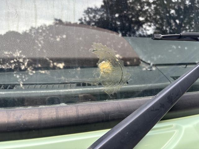 ヒノレンジャー アルミバン ワイド ベッド付 エアサス ハイルーフ 日本フルハーフ 6,210×2,390×2,570 サイドドア ステンレス使用 メッキパーツ アルミホイール 積載2.6t F6 6速 マニュアル 4tウイング バックカメラ シートヒーター付(47枚目)