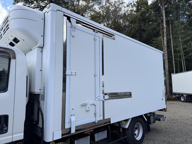 エルフトラック 低温冷凍車 格納ゲート ワイドロング 東プレ XV35LODW02-U -30℃設定 エバハウス サイドドア 4,500×2,000×1,920 積載3.5t 車検付 シフト:スムーサーEX 2ペダル セミオートマ 低温仕様 パワーゲート(8枚目)