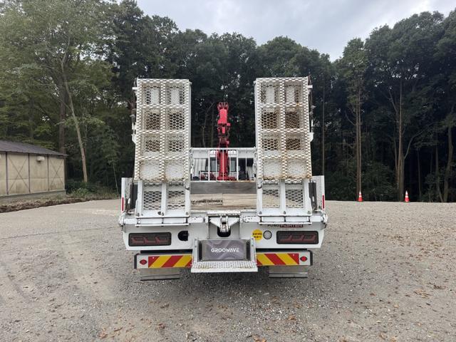 ファイター ２．９ｔ吊６段クレーン　木平　ワイド　ベッド付　増トン　古河ユニック　ＵＲＵ３７６　フックイン　ラジコン　差し違いアウトリガー　リアアウトリガー　油圧ゲート　５，６００×２，４００　積載５．４ｔ　Ｆ６　６速　マニュアル　増ｔクレーン　吊ｔ数２．９ｔ吊（8枚目）