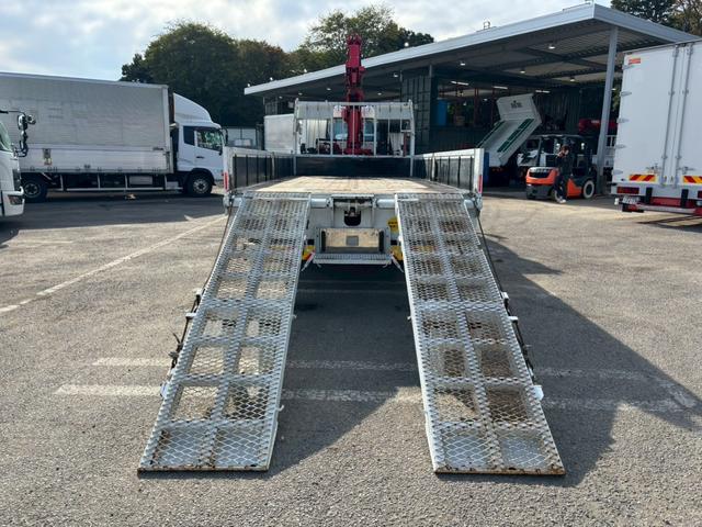 ファイター ２．９ｔ吊６段クレーン　木平　ワイド　ベッド付　増トン　古河ユニック　ＵＲＵ３７６　フックイン　ラジコン　差し違いアウトリガー　リアアウトリガー　油圧ゲート　５，６００×２，４００　積載５．４ｔ　Ｆ６　６速　マニュアル　増ｔクレーン　吊ｔ数２．９ｔ吊（9枚目）