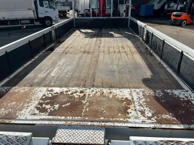 ファイター ２．９ｔ吊６段クレーン　木平　ワイド　ベッド付　増トン　古河ユニック　ＵＲＵ３７６　フックイン　ラジコン　差し違いアウトリガー　リアアウトリガー　油圧ゲート　５，６００×２，４００　積載５．４ｔ　Ｆ６　６速　マニュアル　増ｔクレーン　吊ｔ数２．９ｔ吊（13枚目）