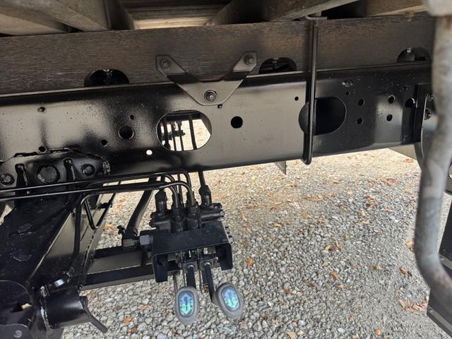 ファイター ２．９ｔ吊６段クレーン　木平　ワイド　ベッド付　増トン　古河ユニック　ＵＲＵ３７６　フックイン　ラジコン　差し違いアウトリガー　リアアウトリガー　油圧ゲート　５，６００×２，４００　積載５．４ｔ　Ｆ６　６速　マニュアル　増ｔクレーン　吊ｔ数２．９ｔ吊（29枚目）