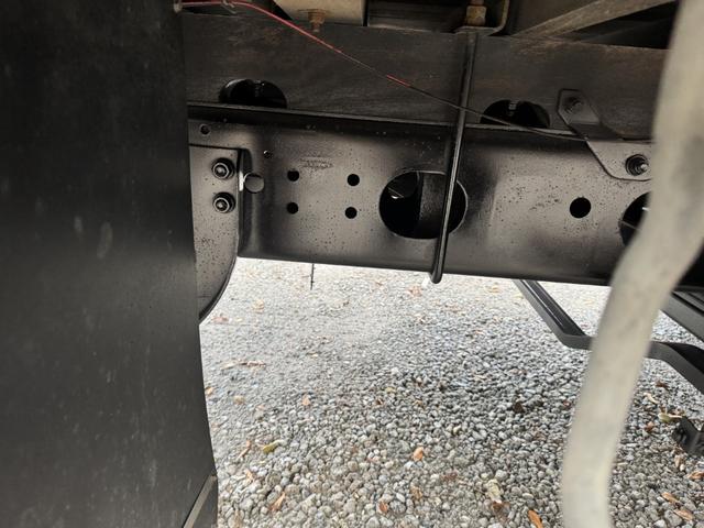 ファイター ２．９ｔ吊６段クレーン　木平　ワイド　ベッド付　増トン　古河ユニック　ＵＲＵ３７６　フックイン　ラジコン　差し違いアウトリガー　リアアウトリガー　油圧ゲート　５，６００×２，４００　積載５．４ｔ　Ｆ６　６速　マニュアル　増ｔクレーン　吊ｔ数２．９ｔ吊（31枚目）