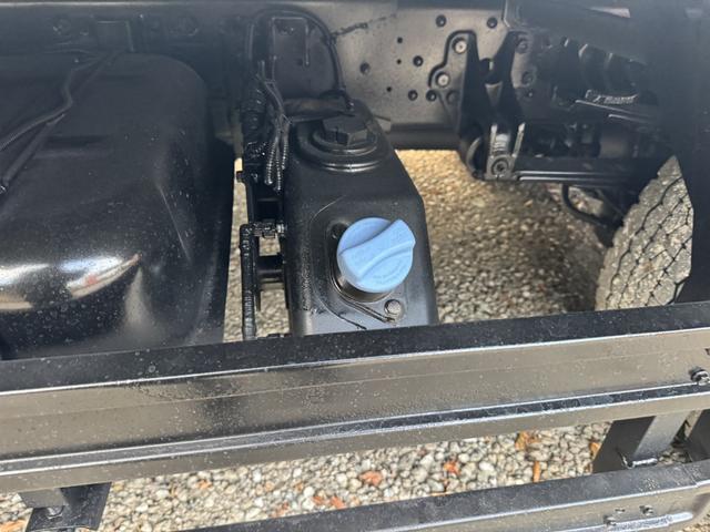 ファイター ２．９ｔ吊６段クレーン　木平　ワイド　ベッド付　増トン　古河ユニック　ＵＲＵ３７６　フックイン　ラジコン　差し違いアウトリガー　リアアウトリガー　油圧ゲート　５，６００×２，４００　積載５．４ｔ　Ｆ６　６速　マニュアル　増ｔクレーン　吊ｔ数２．９ｔ吊（34枚目）