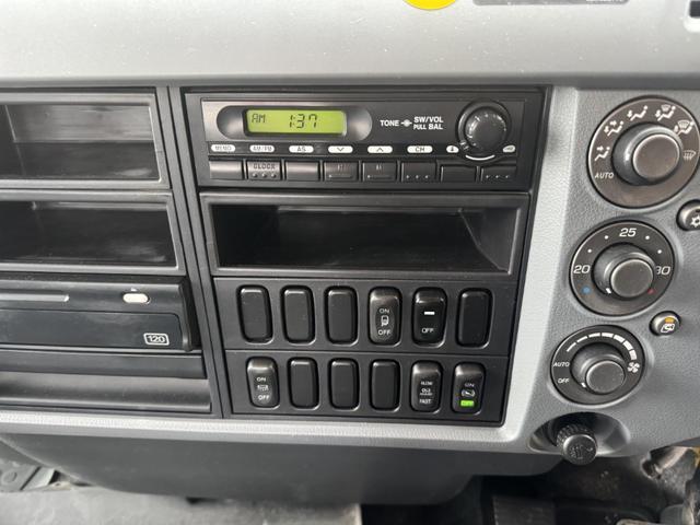 ファイター ２．９ｔ吊６段クレーン　木平　ワイド　ベッド付　増トン　古河ユニック　ＵＲＵ３７６　フックイン　ラジコン　差し違いアウトリガー　リアアウトリガー　油圧ゲート　５，６００×２，４００　積載５．４ｔ　Ｆ６　６速　マニュアル　増ｔクレーン　吊ｔ数２．９ｔ吊（39枚目）