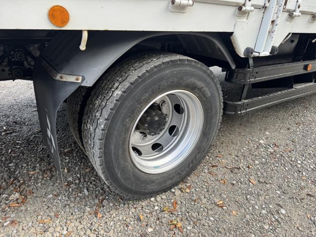 ファイター ２．９ｔ吊６段クレーン　木平　ワイド　ベッド付　増トン　古河ユニック　ＵＲＵ３７６　フックイン　ラジコン　差し違いアウトリガー　リアアウトリガー　油圧ゲート　５，６００×２，４００　積載５．４ｔ　Ｆ６　６速　マニュアル　増ｔクレーン　吊ｔ数２．９ｔ吊（50枚目）