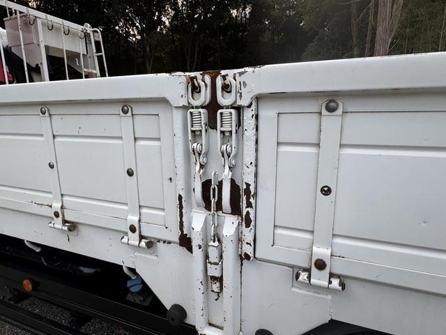 ファイター ２．９ｔ吊６段クレーン　木平　ワイド　ベッド付　増トン　古河ユニック　ＵＲＵ３７６　フックイン　ラジコン　差し違いアウトリガー　リアアウトリガー　油圧ゲート　５，６００×２，４００　積載５．４ｔ　Ｆ６　６速　マニュアル　増ｔクレーン　吊ｔ数２．９ｔ吊（59枚目）