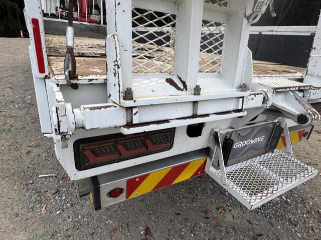 ファイター ２．９ｔ吊６段クレーン　木平　ワイド　ベッド付　増トン　古河ユニック　ＵＲＵ３７６　フックイン　ラジコン　差し違いアウトリガー　リアアウトリガー　油圧ゲート　５，６００×２，４００　積載５．４ｔ　Ｆ６　６速　マニュアル　増ｔクレーン　吊ｔ数２．９ｔ吊（61枚目）