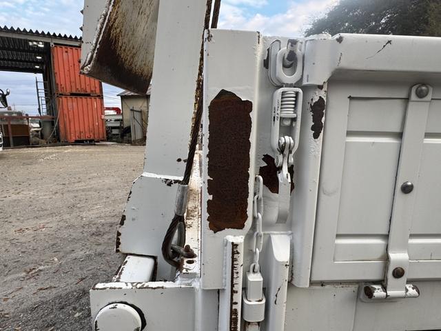 ファイター ２．９ｔ吊６段クレーン　木平　ワイド　ベッド付　増トン　古河ユニック　ＵＲＵ３７６　フックイン　ラジコン　差し違いアウトリガー　リアアウトリガー　油圧ゲート　５，６００×２，４００　積載５．４ｔ　Ｆ６　６速　マニュアル　増ｔクレーン　吊ｔ数２．９ｔ吊（63枚目）