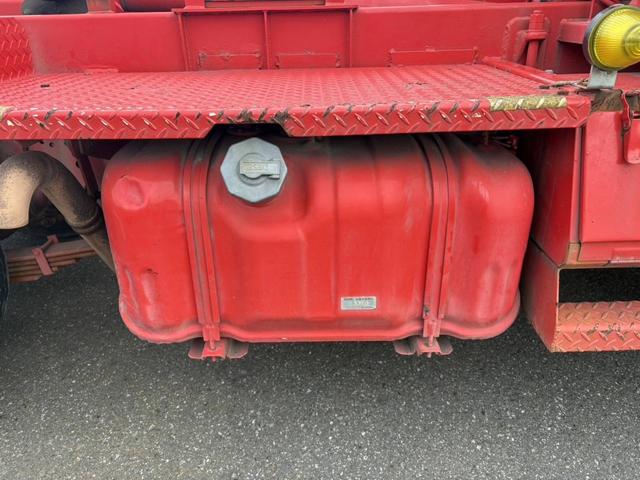 エルフトラック アームロール 新明和 CCA22-12T ツインホイスト 5t限定免許対応 積載2t F6 6速 マニュアル 脱着装置付きコンテナ専用車 コンテナ車 新明和アームロール(20枚目)