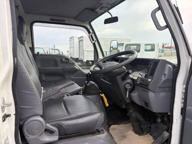 エルフトラック アームロール 新明和 CCA22-12T ツインホイスト 5t限定免許対応 積載2t F6 6速 マニュアル 脱着装置付きコンテナ専用車 コンテナ車 新明和アームロール(22枚目)