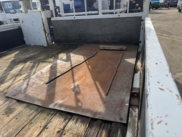 フォワード 2.9t吊4段クレーン 木平 タダノ ZE364HR フックイン ラジコン 差し違いアウトリガー 5,600×2,160 走行25千km 積載2.75t F6 6速 マニュアル 吊t数2.9t吊 4段ブーム 古河ユニック UNIC(52枚目)