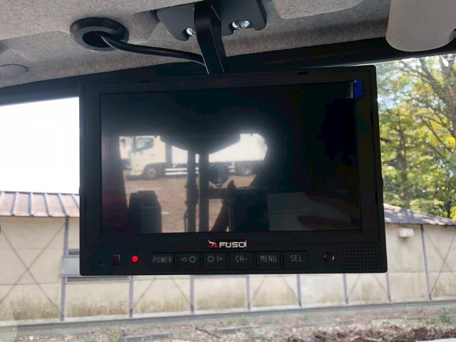 ファイター フックロール　極東開発　ＪＭ０４－５５－Ｄ　ツインホイスト　キャブバックステップ　ラジコン　走行３９０ｋｍ　車検付　積載３．４５ｔ　Ｆ６　６速　マニュアル　アームロール　バックカメラ　ＬＤＷＳ（30枚目）