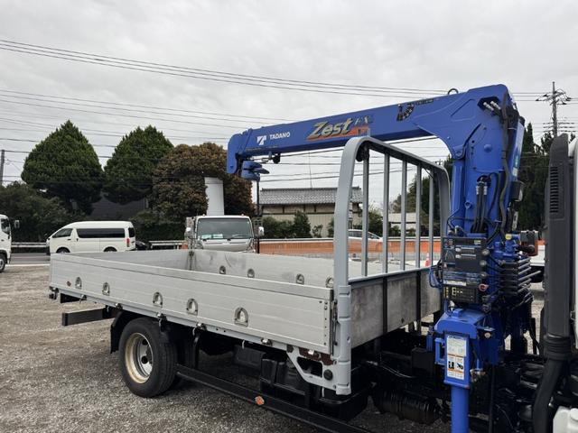 エルフトラック ２．６ｔ吊３段クレーン　アルミブロック　ワイド超ロング　タダノ　ＺＸ２６３ＨＳＡ　フックイン　ラジコン　４，０００×２，０８０　積載３ｔ　Ｆ６　６速　マニュアル　小型クレーン　古河ユニック　ＵＮＩＣ　送信機　アルミアオリ　アルミ平　ＥＴＣ１．０（7枚目）