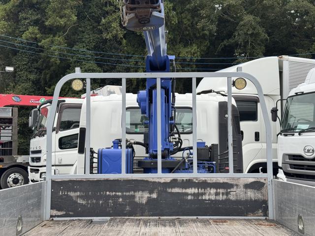 エルフトラック ２．６ｔ吊３段クレーン　アルミブロック　ワイド超ロング　タダノ　ＺＸ２６３ＨＳＡ　フックイン　ラジコン　４，０００×２，０８０　積載３ｔ　Ｆ６　６速　マニュアル　小型クレーン　古河ユニック　ＵＮＩＣ　送信機　アルミアオリ　アルミ平　ＥＴＣ１．０（14枚目）