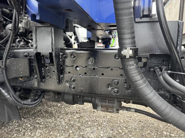 エルフトラック ２．６ｔ吊３段クレーン　アルミブロック　ワイド超ロング　タダノ　ＺＸ２６３ＨＳＡ　フックイン　ラジコン　４，０００×２，０８０　積載３ｔ　Ｆ６　６速　マニュアル　小型クレーン　古河ユニック　ＵＮＩＣ　送信機　アルミアオリ　アルミ平　ＥＴＣ１．０（25枚目）