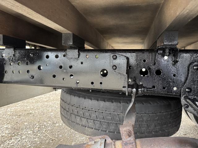 エルフトラック ２．６ｔ吊３段クレーン　アルミブロック　ワイド超ロング　タダノ　ＺＸ２６３ＨＳＡ　フックイン　ラジコン　４，０００×２，０８０　積載３ｔ　Ｆ６　６速　マニュアル　小型クレーン　古河ユニック　ＵＮＩＣ　送信機　アルミアオリ　アルミ平　ＥＴＣ１．０（26枚目）