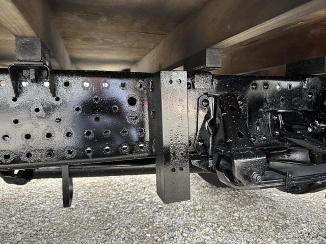 エルフトラック ２．６ｔ吊３段クレーン　アルミブロック　ワイド超ロング　タダノ　ＺＸ２６３ＨＳＡ　フックイン　ラジコン　４，０００×２，０８０　積載３ｔ　Ｆ６　６速　マニュアル　小型クレーン　古河ユニック　ＵＮＩＣ　送信機　アルミアオリ　アルミ平　ＥＴＣ１．０（28枚目）