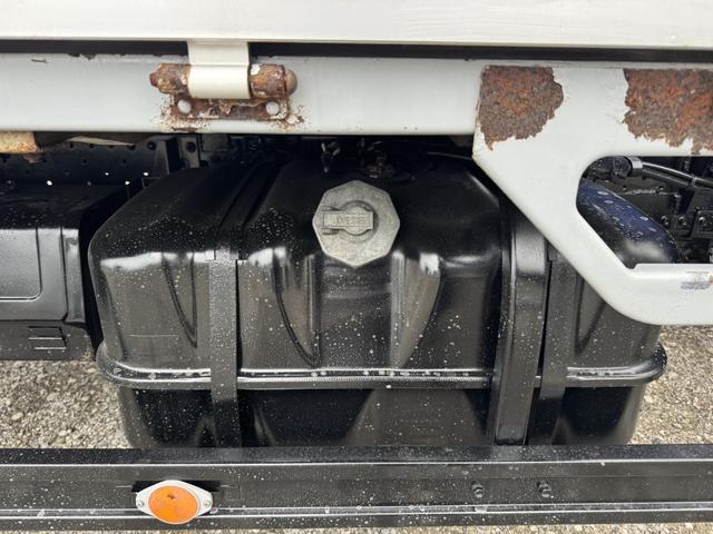 エルフトラック ２．６ｔ吊３段クレーン　アルミブロック　ワイド超ロング　タダノ　ＺＸ２６３ＨＳＡ　フックイン　ラジコン　４，０００×２，０８０　積載３ｔ　Ｆ６　６速　マニュアル　小型クレーン　古河ユニック　ＵＮＩＣ　送信機　アルミアオリ　アルミ平　ＥＴＣ１．０（31枚目）