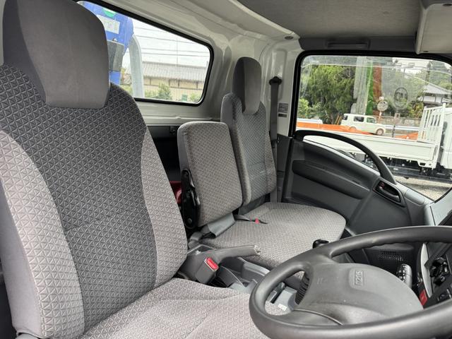 エルフトラック ２．６ｔ吊３段クレーン　アルミブロック　ワイド超ロング　タダノ　ＺＸ２６３ＨＳＡ　フックイン　ラジコン　４，０００×２，０８０　積載３ｔ　Ｆ６　６速　マニュアル　小型クレーン　古河ユニック　ＵＮＩＣ　送信機　アルミアオリ　アルミ平　ＥＴＣ１．０（32枚目）