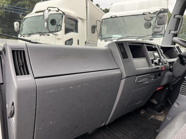 エルフトラック ２．６ｔ吊３段クレーン　アルミブロック　ワイド超ロング　タダノ　ＺＸ２６３ＨＳＡ　フックイン　ラジコン　４，０００×２，０８０　積載３ｔ　Ｆ６　６速　マニュアル　小型クレーン　古河ユニック　ＵＮＩＣ　送信機　アルミアオリ　アルミ平　ＥＴＣ１．０（40枚目）