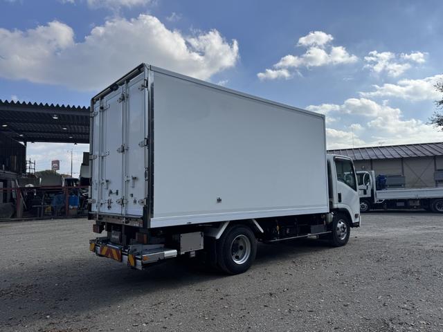 エルフトラック 低温冷凍車　ワイドロング　格納ゲート　菱重　ＴＤＪＳ４０Ａ－Ｌ２　－３０℃設定　エバハウス　スタンバイ　サイドドア　４，４００×２，０００×１，９４０　積載３．５５ｔ　車検付　Ｆ６　６速　マニュアル　極東開発　パワーゲート　ゲート付（4枚目）