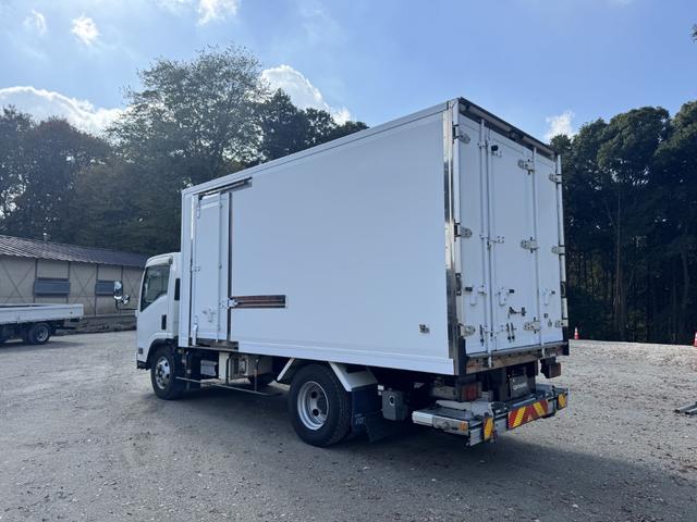 エルフトラック 低温冷凍車　ワイドロング　格納ゲート　菱重　ＴＤＪＳ４０Ａ－Ｌ２　－３０℃設定　エバハウス　スタンバイ　サイドドア　４，４００×２，０００×１，９４０　積載３．５５ｔ　車検付　Ｆ６　６速　マニュアル　極東開発　パワーゲート　ゲート付（5枚目）