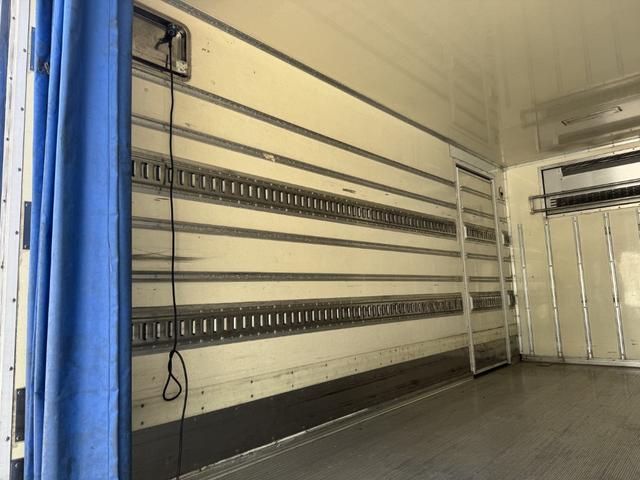 エルフトラック 低温冷凍車　ワイドロング　格納ゲート　菱重　ＴＤＪＳ４０Ａ－Ｌ２　－３０℃設定　エバハウス　スタンバイ　サイドドア　４，４００×２，０００×１，９４０　積載３．５５ｔ　車検付　Ｆ６　６速　マニュアル　極東開発　パワーゲート　ゲート付（13枚目）