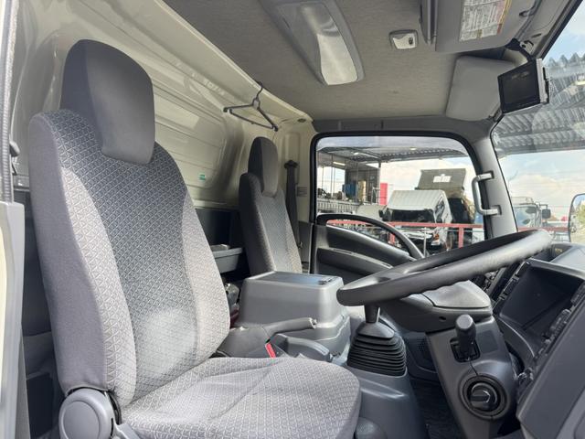 エルフトラック 低温冷凍車　ワイドロング　格納ゲート　菱重　ＴＤＪＳ４０Ａ－Ｌ２　－３０℃設定　エバハウス　スタンバイ　サイドドア　４，４００×２，０００×１，９４０　積載３．５５ｔ　車検付　Ｆ６　６速　マニュアル　極東開発　パワーゲート　ゲート付（31枚目）