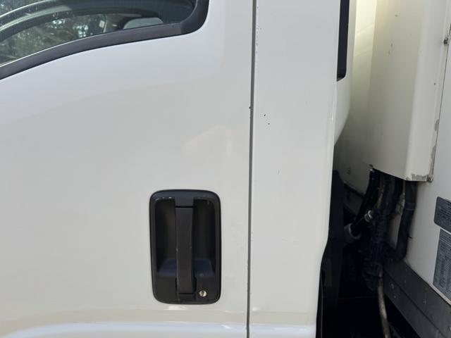 エルフトラック 低温冷凍車　ワイドロング　格納ゲート　菱重　ＴＤＪＳ４０Ａ－Ｌ２　－３０℃設定　エバハウス　スタンバイ　サイドドア　４，４００×２，０００×１，９４０　積載３．５５ｔ　車検付　Ｆ６　６速　マニュアル　極東開発　パワーゲート　ゲート付（51枚目）