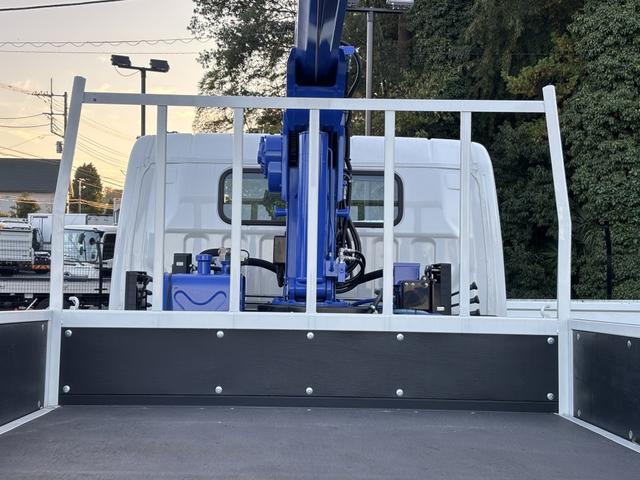 キャンター ２．９ｔ吊４段クレーン　木平　ワイドロング　タダノ　ＺＸ２９４ＨＲＳＡ　フックイン　ラジコン　３，７００×２，０９０　積載３．３５ｔ　走行４０６ｋｍ　車検付　Ｉ５　５速　マニュアル　吊ｔ数２．９ｔ吊　４段ブーム　古河ユニック　送信機（14枚目）