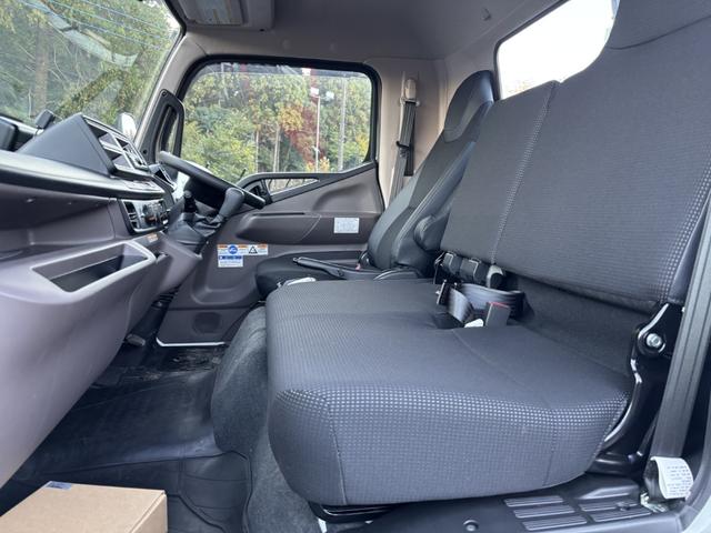 キャンター ２．９ｔ吊４段クレーン　木平　ワイドロング　タダノ　ＺＸ２９４ＨＲＳＡ　フックイン　ラジコン　３，７００×２，０９０　積載３．３５ｔ　走行４０６ｋｍ　車検付　Ｉ５　５速　マニュアル　吊ｔ数２．９ｔ吊　４段ブーム　古河ユニック　送信機（41枚目）