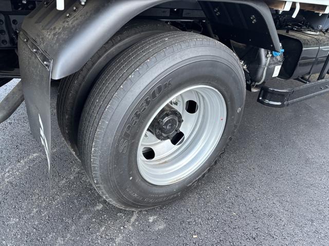 キャンター ２．９ｔ吊４段クレーン　木平　ワイドロング　タダノ　ＺＸ２９４ＨＲＳＡ　フックイン　ラジコン　３，７００×２，０９０　積載３．３５ｔ　走行４０６ｋｍ　車検付　Ｉ５　５速　マニュアル　吊ｔ数２．９ｔ吊　４段ブーム　古河ユニック　送信機（46枚目）