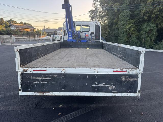 エルフトラック ２．２ｔ吊４段簡易クレーン付き　木平　ワイドロング　タダノ　ＺＳ２２４ＨＢＡ　フックイン　４，３６０×２，０８０　積載２ｔ　シフト：スムーサー　２ペダル　セミオートマ　吊ｔ数２．２ｔ吊　４段ブーム　ＥＴＣ　ＬＤＷＳ　　プリクラッシュブレーキ（ＰＣＢ）（10枚目）