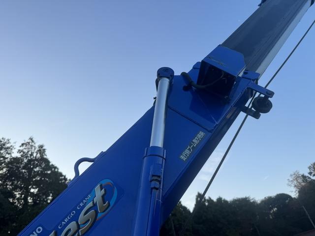 エルフトラック ２．２ｔ吊４段簡易クレーン付き　木平　ワイドロング　タダノ　ＺＳ２２４ＨＢＡ　フックイン　４，３６０×２，０８０　積載２ｔ　シフト：スムーサー　２ペダル　セミオートマ　吊ｔ数２．２ｔ吊　４段ブーム　ＥＴＣ　ＬＤＷＳ　　プリクラッシュブレーキ（ＰＣＢ）（16枚目）